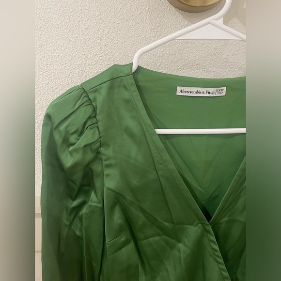 Abercrombie & Fitch Green Satin Wrap Dress size XXS - Picture 6 of 9